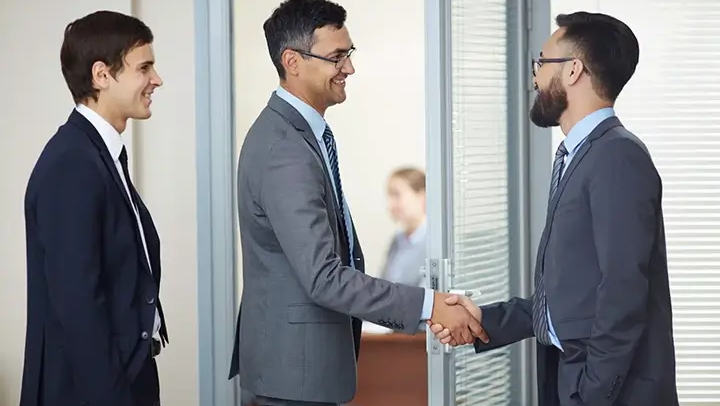 Shared Services vs. Outsourcing: What’s the Difference
                    and Which One Is Right for You?